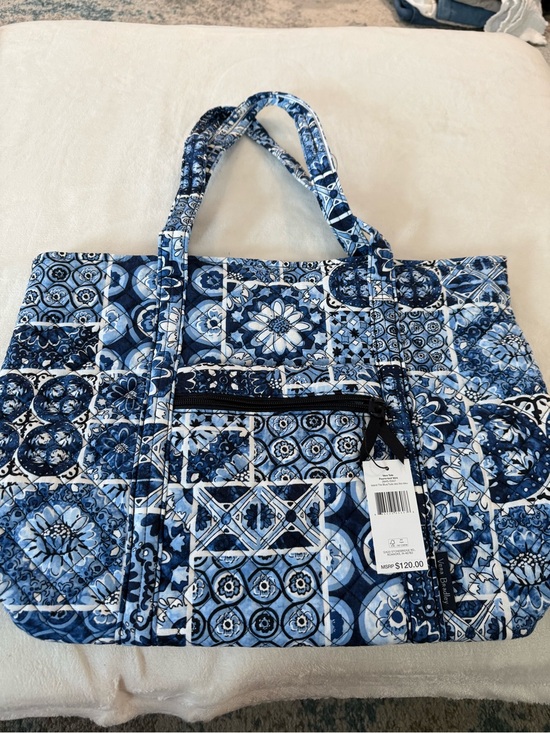 Vera Bradley Handbags - Vera Bradley Women's Cotton Vera Tote Bag Island Tile Blue NEW Retail $120